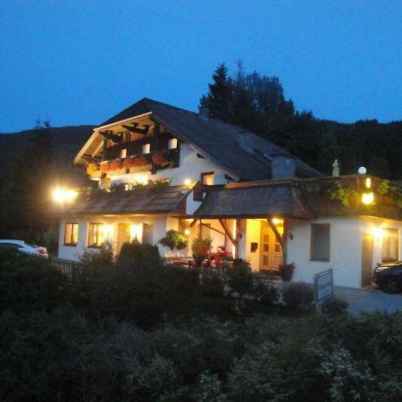 Hotel Pension Schwaiger Sankt Margarethen im Lungau Dış mekan fotoğraf