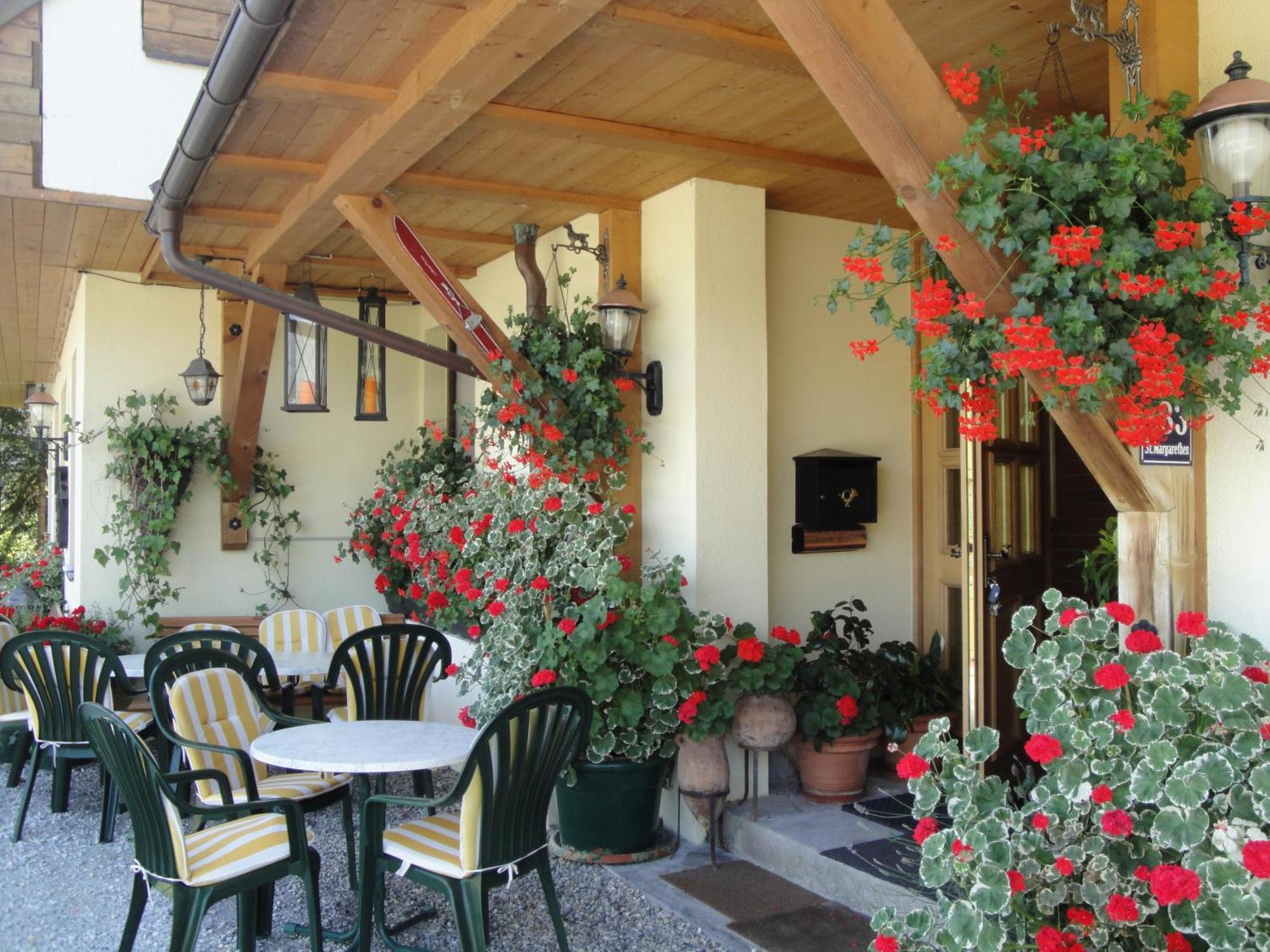 Hotel Pension Schwaiger Sankt Margarethen im Lungau Dış mekan fotoğraf