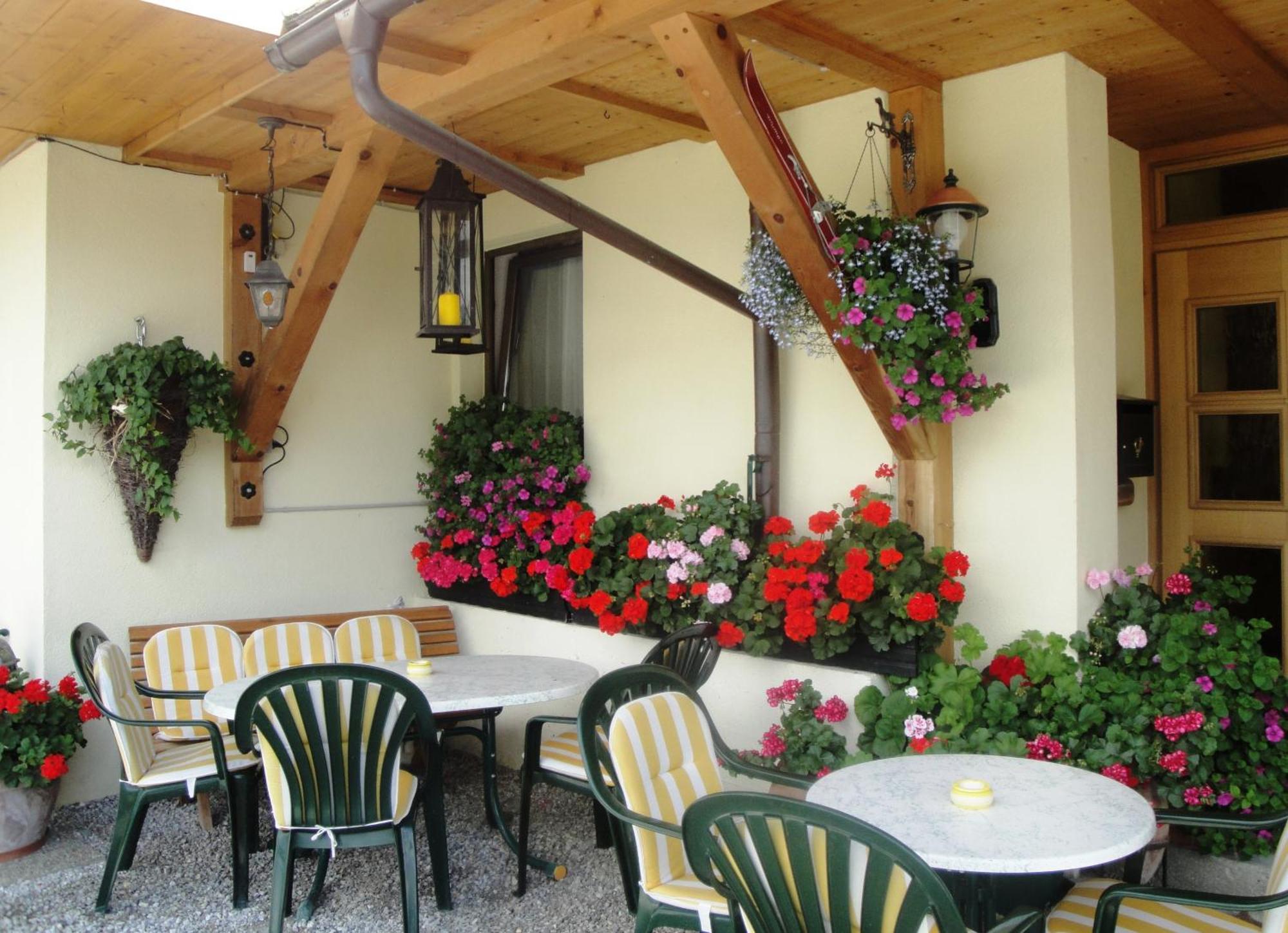 Hotel Pension Schwaiger Sankt Margarethen im Lungau Dış mekan fotoğraf